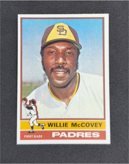 1976 Topps #520 Willie McCovey — front