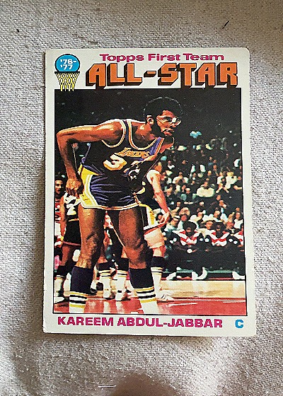 1976-77 Topps #126 Kareem Abdul-Jabbar — front