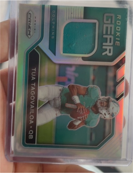 2020 Panini Prizm #2 Tua Tagovailoa Rookie Gear — front