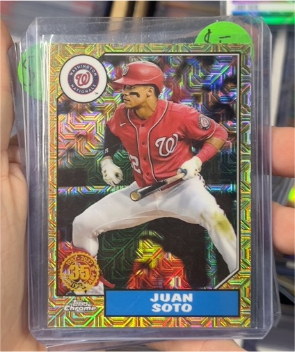 2022 Topps Chrome 35th Anniversary Silver Pack Mojo #T87C-25 Juan Soto — front