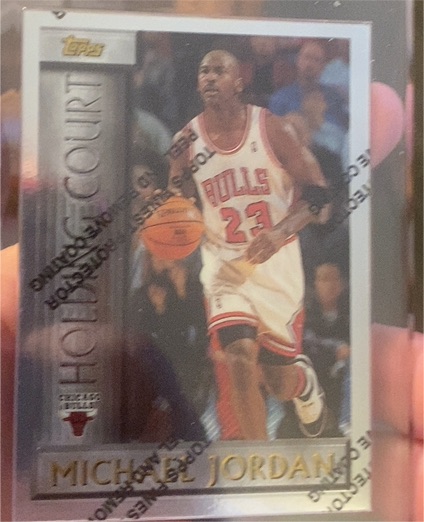 1996 Topps Holding Court #HC2 Michael Jordan — front