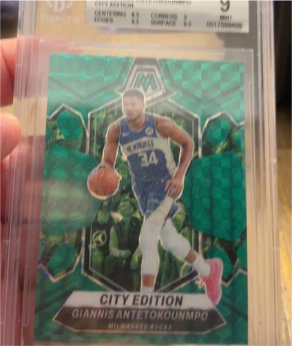 2023-24 Panini Mosaic #279 Giannis Antetokounmpo City Edition — front