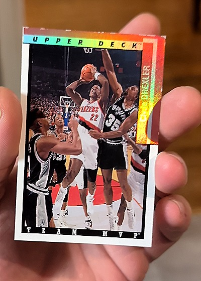 1993-94 Upper Deck #TM22 Clyde Drexler — front