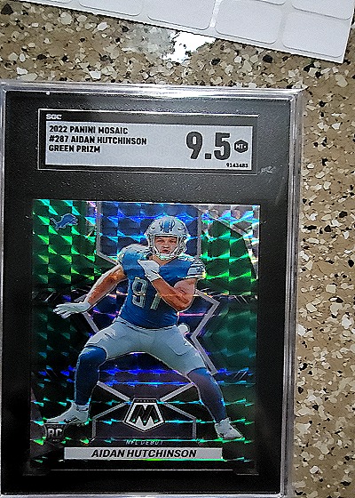 2022 Panini Mosaic Aidan Hutchinson Green Prizm — front
