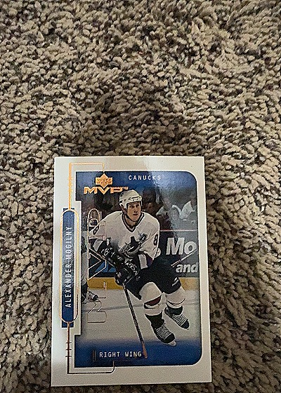 2000-01 Upper Deck MVP Alexander Mogilny — front