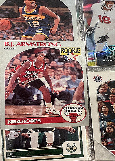 1990 NBA Hoops #60 B.J. Armstrong — front