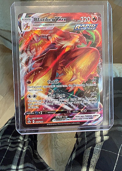 Blaziken VMAX — front