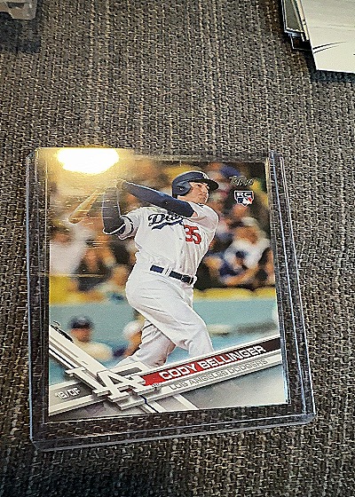 2017 Topps Update Cody Bellinger Rookie Card — front