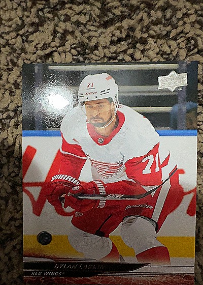 Dylan Larkin Upper Deck — front