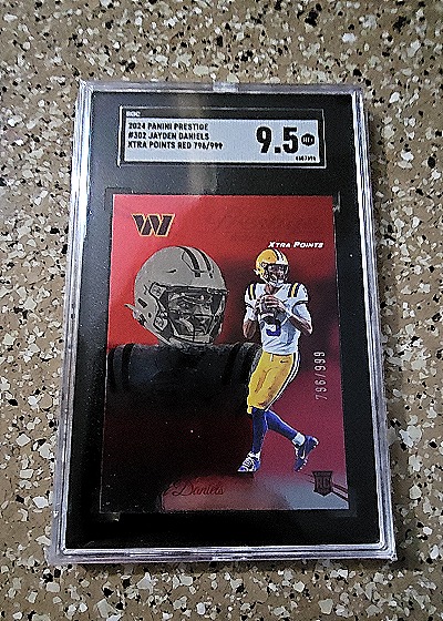2022 Panini Prestige Jayden Daniels Xtra Points Red — front