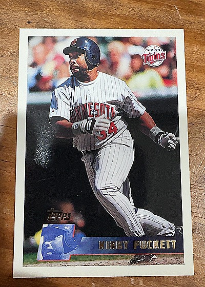 1996 Topps #50 Kirby Puckett — front