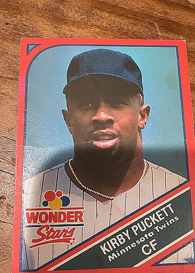 1990 Wonder Bread #9 Kirby Puckett — front