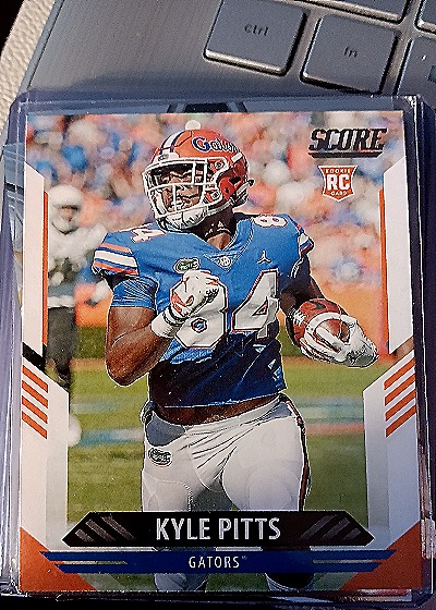 2021 Panini Score Kyle Pitts Rookie Card — front