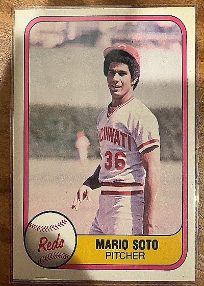 1981 Fleer #214 Mario Soto — front