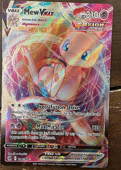2021 Pokémon #114/264 Mew VMAX — front