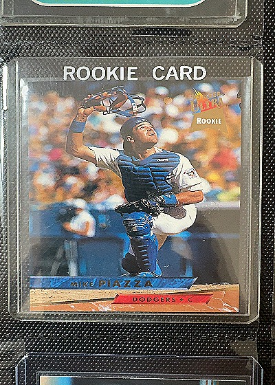 1993 Fleer Ultra Mike Piazza Rookie Card — front