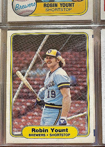 1982 Fleer Robin Yount #155 — front