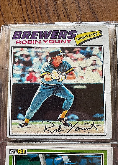 1977 Topps #635 Robin Yount — front
