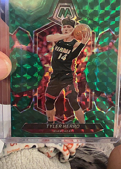 Tyler Herro 2023-24 Panini Mosaic Green Mosaic Prizm — front