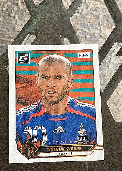 Zinedine Zidane Pitch Kings — front