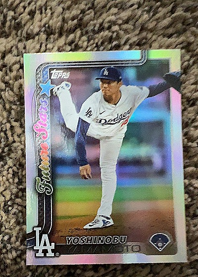2025 Topps #231 Yoshinobu Yamamoto — front