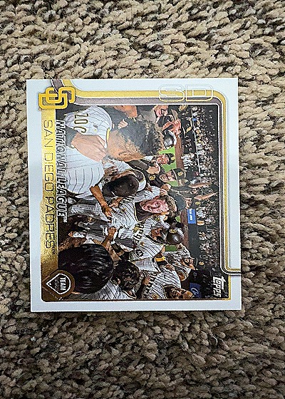 2025 Topps #39 Team Card — front