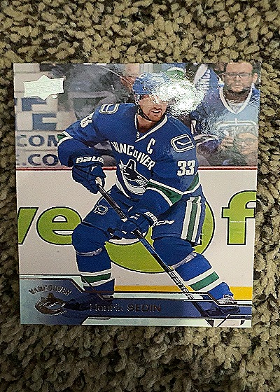 2016 Upper Deck #432 Henrik Sedin — front