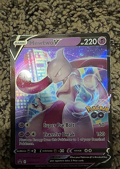 2022 Pokémon #SWSH223 Mewtwo V — front
