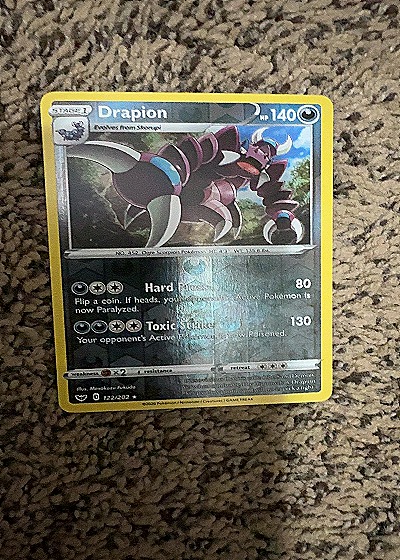 2020 Pokémon #122/202 Drapion — front