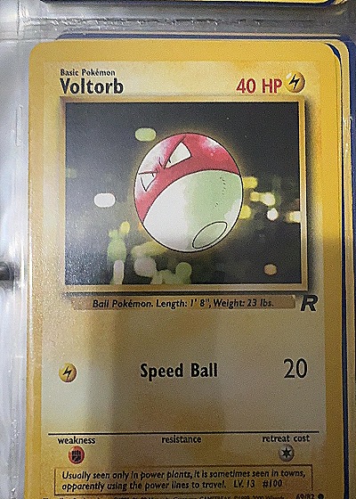 2000 Wizards of the Coast #69/82 Voltorb — front
