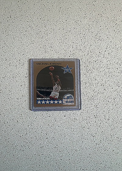 1990 NBA Hoops #5 Michael Jordan — front