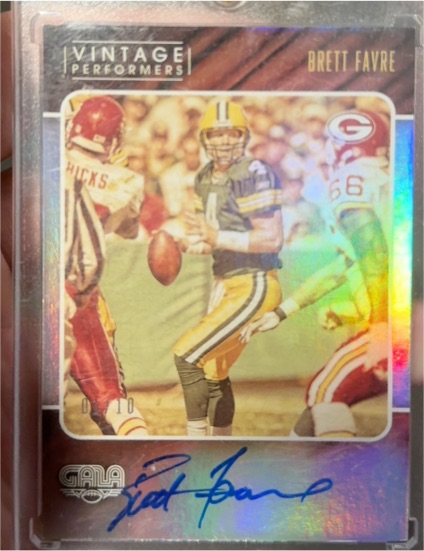 2016 Panini GALA Vintage Performers #Brett Favre — front