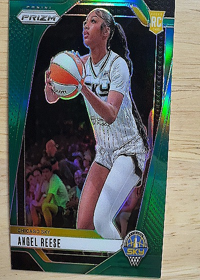 2024 Panini Prizm #10 Angel Reese — front