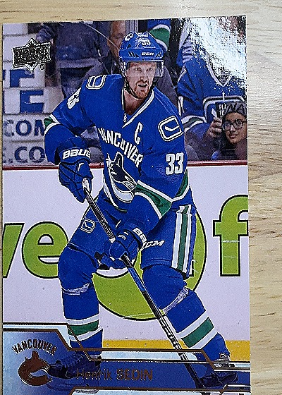 2016 Upper Deck #432 Henrik Sedin — front