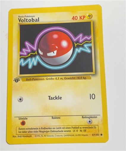 1999 Pokémon Base Set #67 Voltorb — front