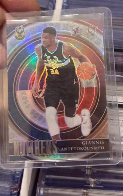 2020-21 Panini Select #31 Giannis Antetokounmpo — front