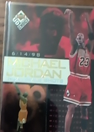 1998 Upper Deck Final Shots #10 Michael Jordan — front