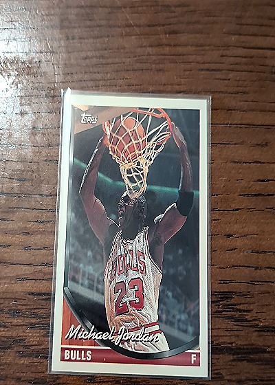 1993 Topps #23 Michael Jordan — front