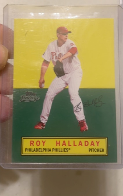 2011 Topps Lineage Stand Ups #TS3 Roy Halladay — front