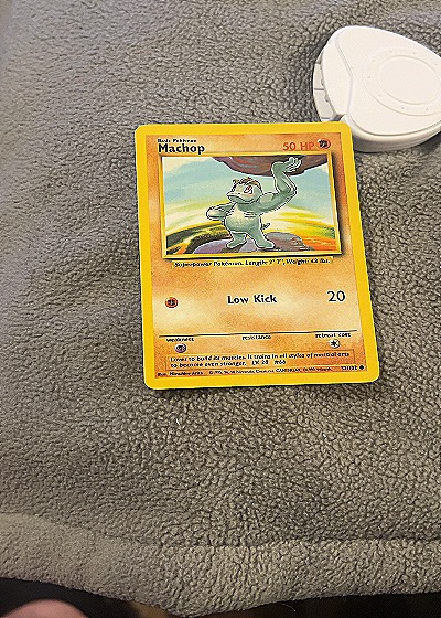 1999 Pokémon #52/102 Machop — front