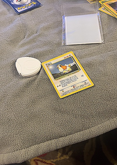 1999 Pokémon #57/102 Pidgey — front