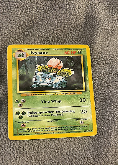 1999 Pokémon #30/102 Ivysaur — front