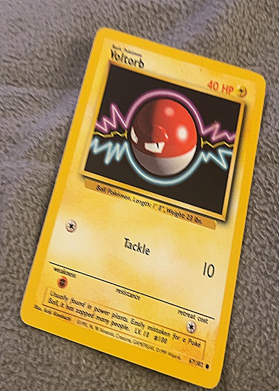 1999 Pokemon #67/102 Voltorb — front