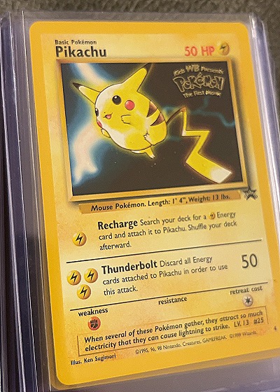 1999 Wizards of the Coast #4 Pikachu — front