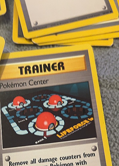1999 Wizards of the Coast #85/102 Pokémon Center — front