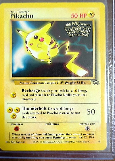 1999 Wizards of the Coast #4 Pikachu — front