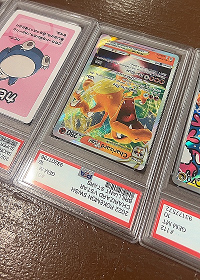2022 Pokemon #174 Charizard — front