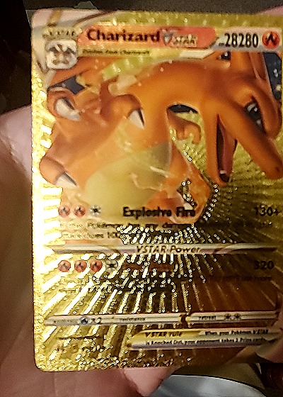 2000 Pokemon #4/102 Charizard — front