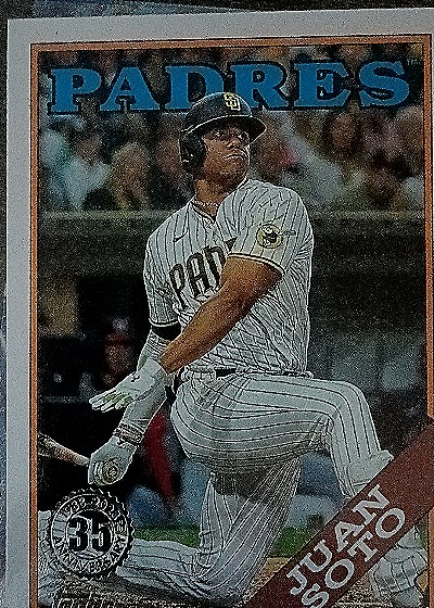 2022 Topps #35 Juan Soto — front