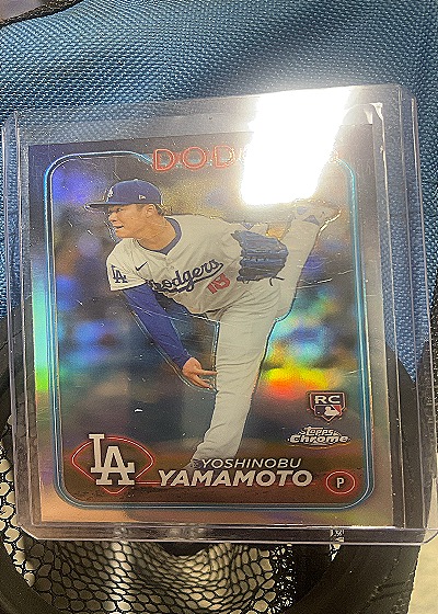 2024 Topps Chrome #18 Yoshinobu Yamamoto — front